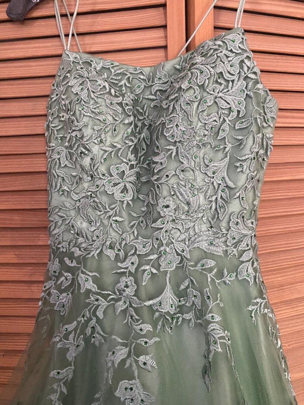 Eureka green tulle gown - Picture 2 of 5